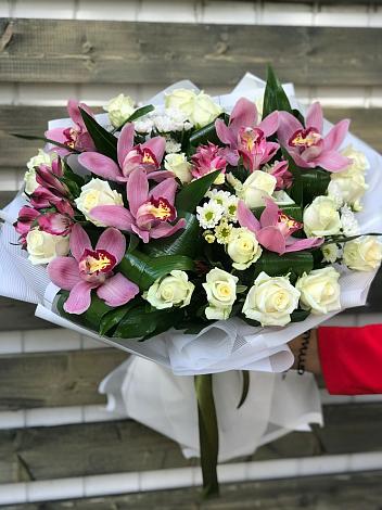 Букет цветов из: Розы и Хризантемы в Березовке