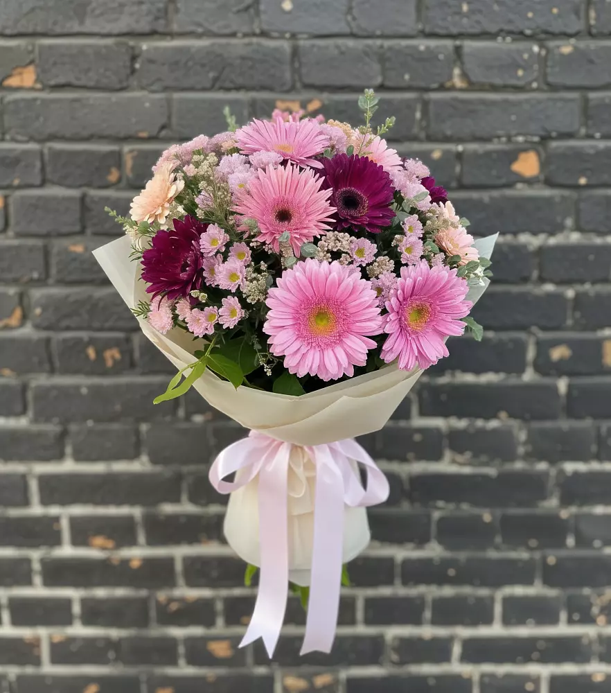 Букет цветов из: Герберы и Хризантемы в Березовке