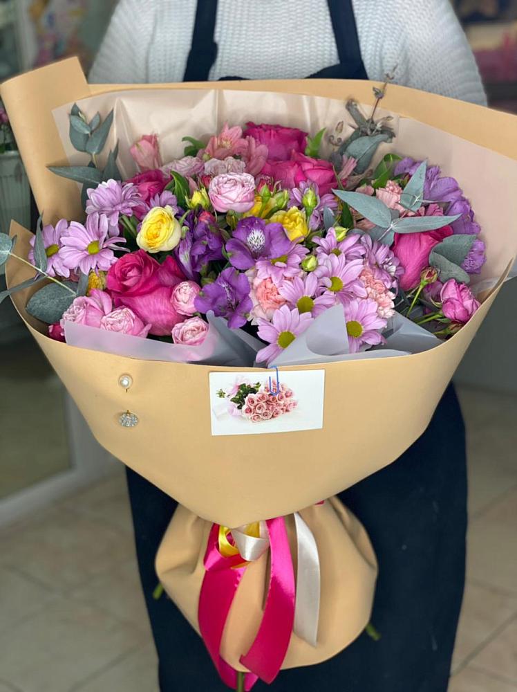 Букет цветов из: Хризантемы, Гвоздики и Альстромерии в Березовке