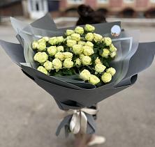 Букет Белые кустовые розы Солинеро в Березовке