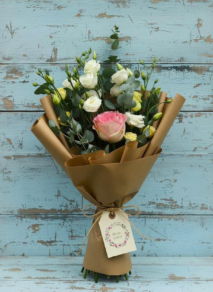 Букет цветов из: Розы и Лизиантусы в Березовке