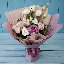Букет цветов из:  Розы и Лизиантусы в Березовке