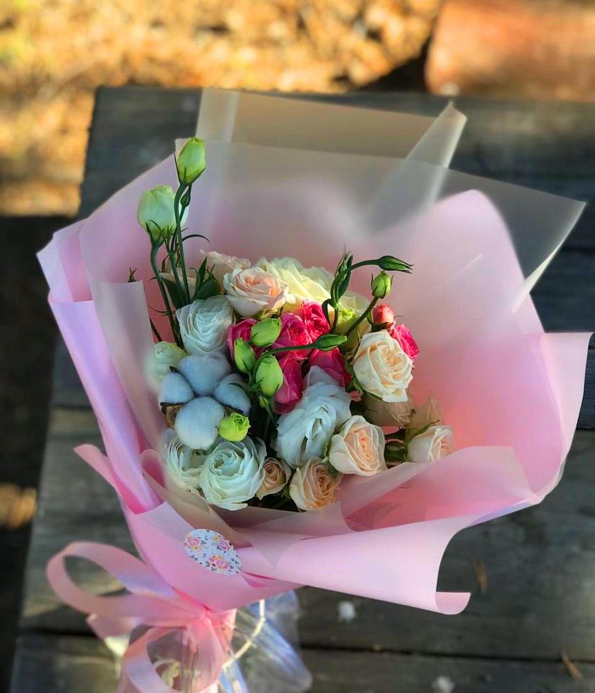 Букет цветов из: Розы и Лизиантусы в Березовке