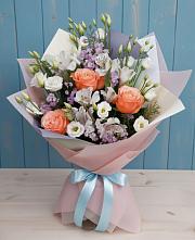 Букет цветов из:  Лизиантусы, Розы, Альстромерии и Гипсофила в Березовке
