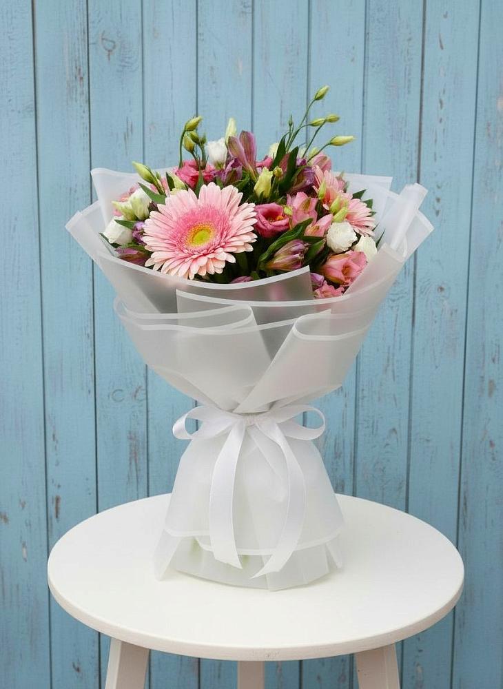 Букет цветов из: Герберы, Альстромерии и Лизиантусы в Березовке