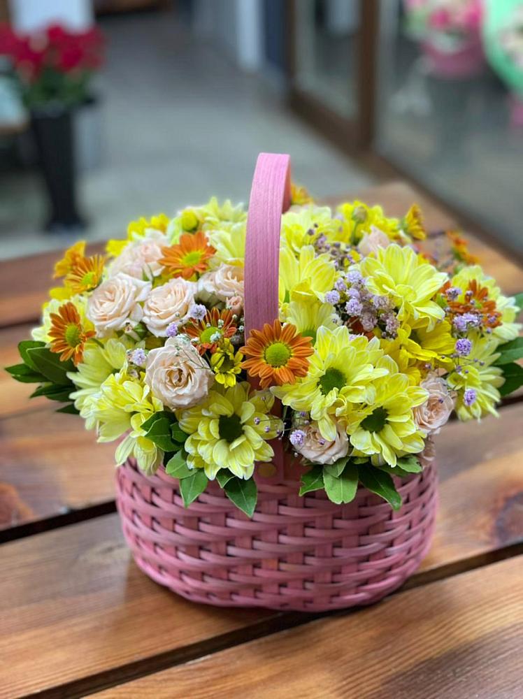 Цветочная композиция из Хризантемы и Розы в корзине в Березовке