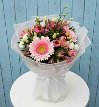 Букет цветов из:  Герберы, Альстромерии и Лизиантусы в Березовке